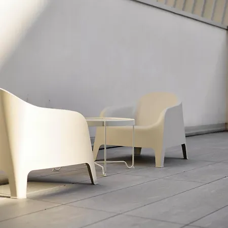 Just Urban - Bright With Terrace - M4 Tolstoj Lejlighed *