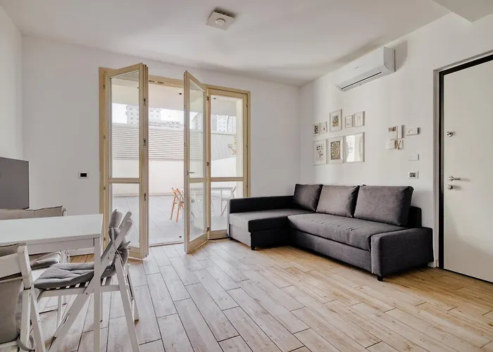 Just Urban - Bright With Terrace - M4 Tolstoj Lejlighed Milano